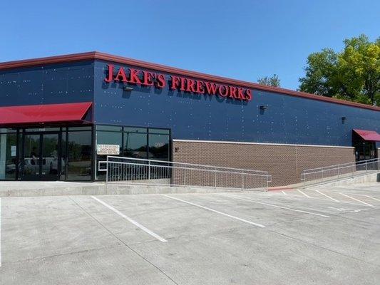 New Fireworks Superstore in Windsor Heights IA