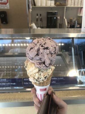 Black Raspberry Chip and Peanut Butter 'N Chip