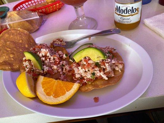 Tostada de ceviche de camarón