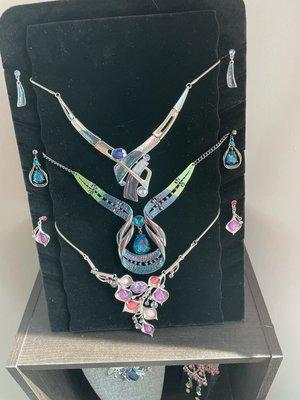 Beautiful boutique items for sale. Handmade jewelry and paintings