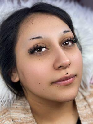 Natural fluffy lash clusters