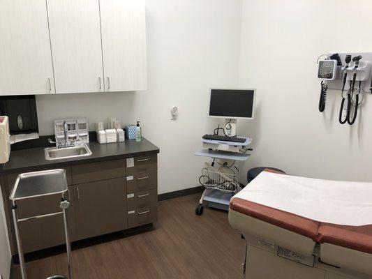 STAT MED Urgent Care Livermore - 5 private treatment rooms. Open 7 days/wk, including holidays. Insurance OK