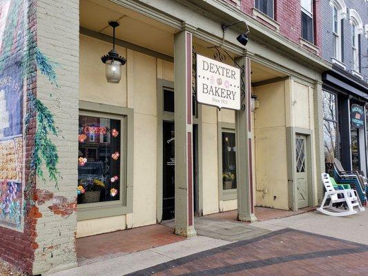 Storefront for Dexter Bakery