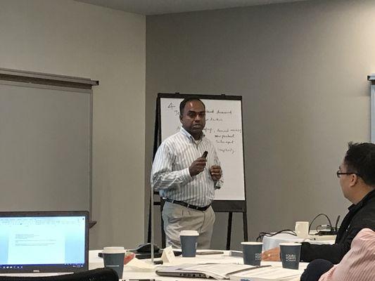 Dr. Chockalingam leading a class/workshop in September 2018.