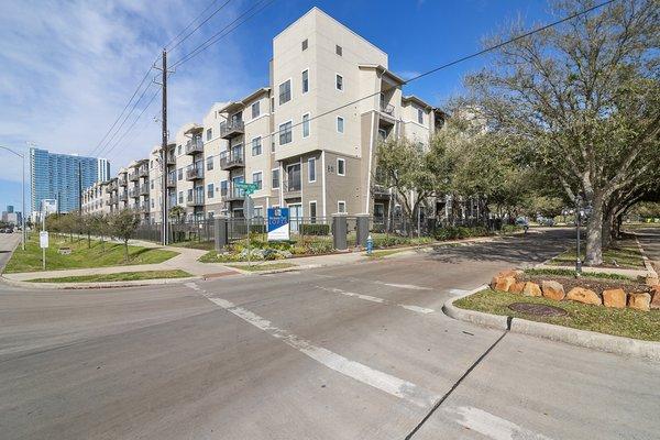 Hermann Park Lofts located in Houston, TX across from Hermann Park and walkable to Med Center!