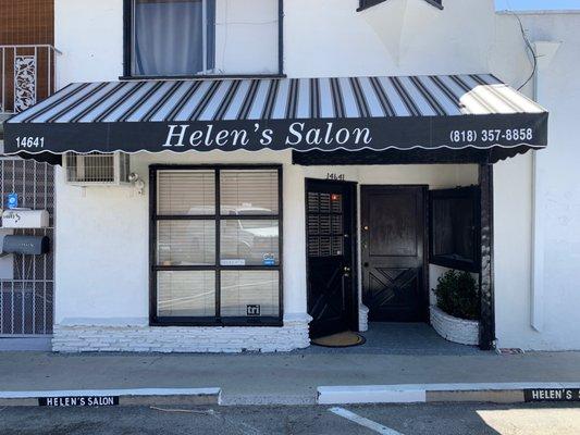 Helen's Salon Exterior/Entrance