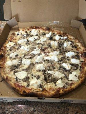 Ricotta, Mushroom, and Onions Pizza