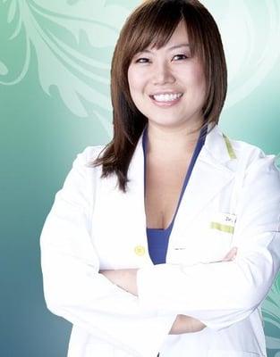 Dr. Kelly Hong is a Cosmetic & Restorative Dentist and a Professor at Loma Linda University School of Dentistry