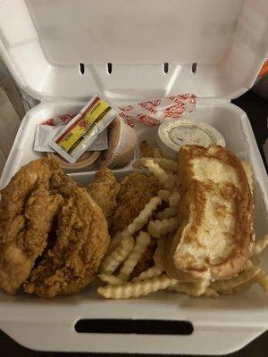 Cabos. The Caniac Combo - 6 Chicken Fingers