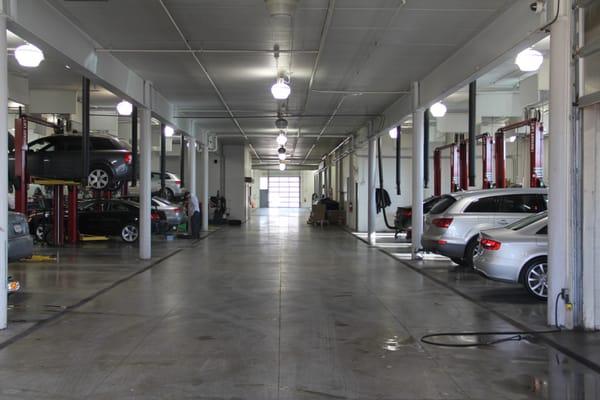 Service bay (Audi, Porsche)