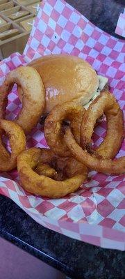 Tasty burgers & onion rings! You will not be disappointed!