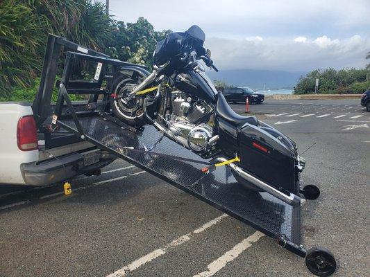 Harley Davidson tow from Kailua.