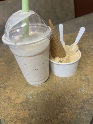 Shake and regular scoop! Yumm!