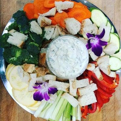 Bread Bowl with Fresh Vegetables and Spinach Dip