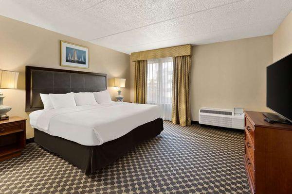 Radisson Hotel Cleveland Airport West