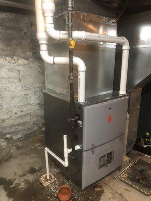 This a Fujitsu furnace we installed. This is a high efficiency unit operating at 95% efficiency. Call us for all youre installation needs.