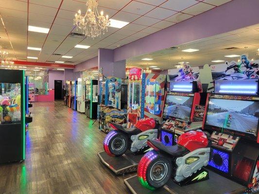 #FunPlacesForTeens
  #FunPlacesForKids
  #Arcades
 #FunThingsToDo
 #ArcadeGameRoom