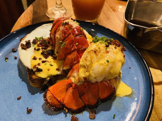 Lobster Benedict