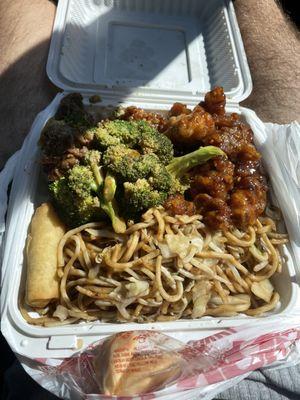 27. Combo Plate with Orange Chicken, Chow mein, and Beef with Broccoli!