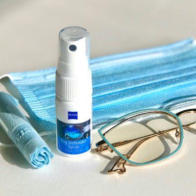 Defog eyeglasses while wearing a mask with Zeiss anti-fog spray.