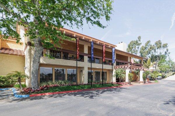 Pacifica Senior Living Encinitas is located at 504 S El Camino Real, Encinitas, CA 92024. Offering award winning Assisted Living.