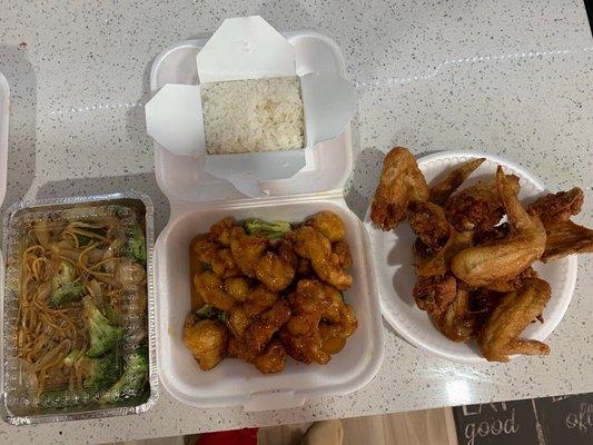 Vegetable LoMein, General Tso's and Chicken Wings