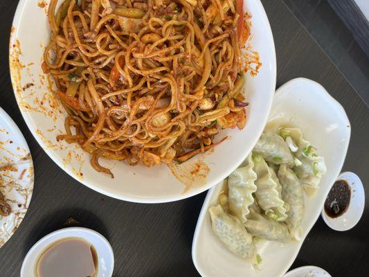 Spicy seafood noodles and boiled dumpling