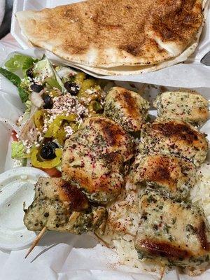 Shish kabab platter / chicken