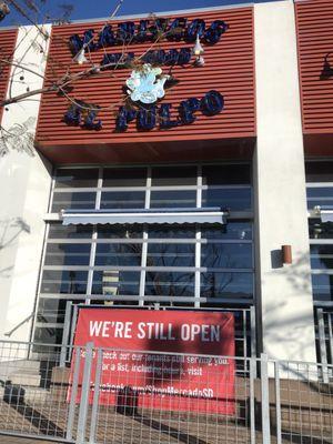 Closed restaurant with a big ass sign out front that says they're open. :/