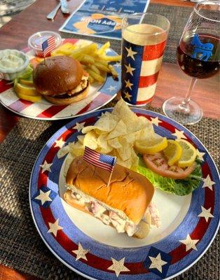 Lobster roll and crab cake