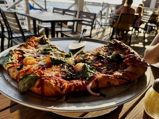 Seafood Pizza