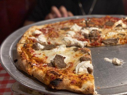 Pizza with meatballs and ricotta