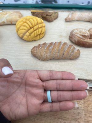 Tiny sweet breads (oletitos) Pan de elotito