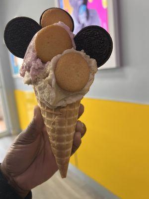 strawberry and vanilla ice cream topped with Oreos and wafers!