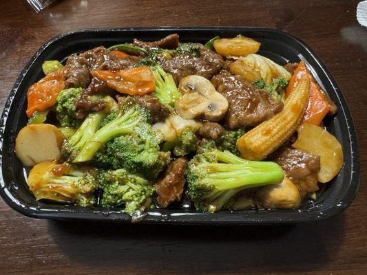 S19. Hunan Beef  AMAZING!! Fresh veggies, great flavor!