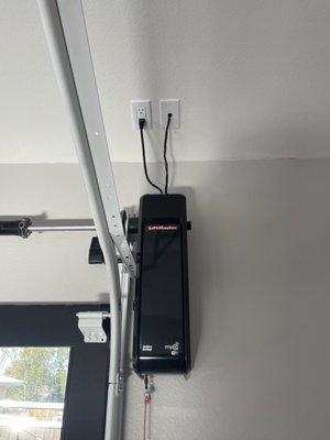 LiftMaster 8500W Jackshaft Wall-Mount Garage Door Opener