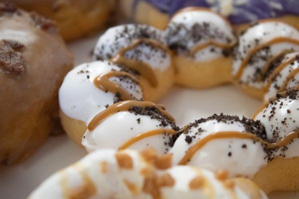 Dough-chi donuts