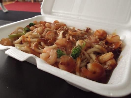 Noodles and shrimp teppanyaki