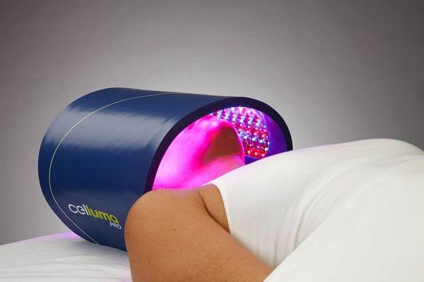 LED Light Treatments reduce redness & dark spots, kills p-acne bacteria and promotes collagen production.