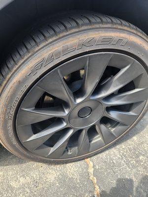 Damaged Tyre before purchase. Still damaged and no response from the dealer.