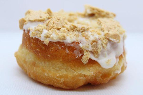 Key lime pie donut