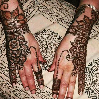 Beautiful design for heena with gaya