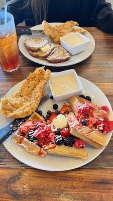 Chicken & waffles