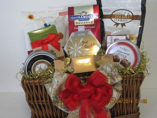 Holiday Snackin' Gift Basket ... Our most popular Holiday business gift.