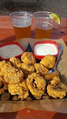 Icehouse Week: Fried mushrooms and $3 doller Weathered Souls "Dale Shine!" Mexican Lagers por dos!