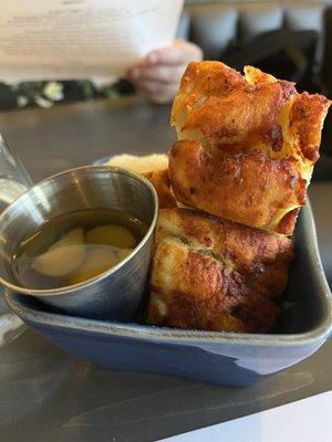 Sundried tomato bread and garlic olive oil