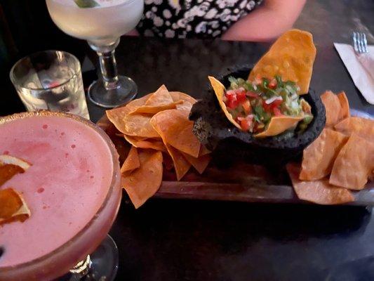 Molcajete Guacamole