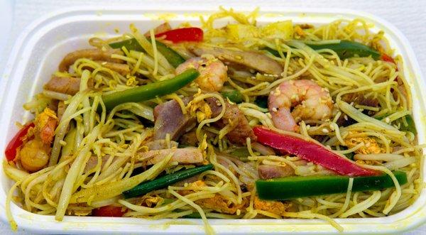 Singapore Mei Fun (星洲炒米粉): take-out. Tasty, lots of ingredients, lacks curry.