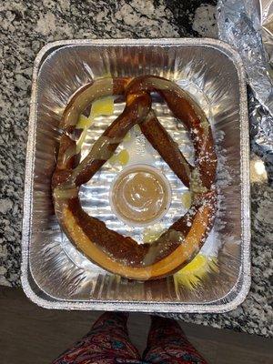 The Pub Pretzel with Deli mustard