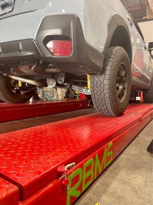 CrossTrek Lift Kit ,Lower Control Arm Install